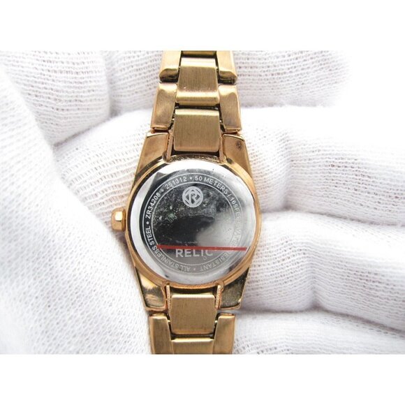 Women's Relic Quartz WR Analog 23mm Dial Causal Round Watch (E382) - Picture 3 of 10